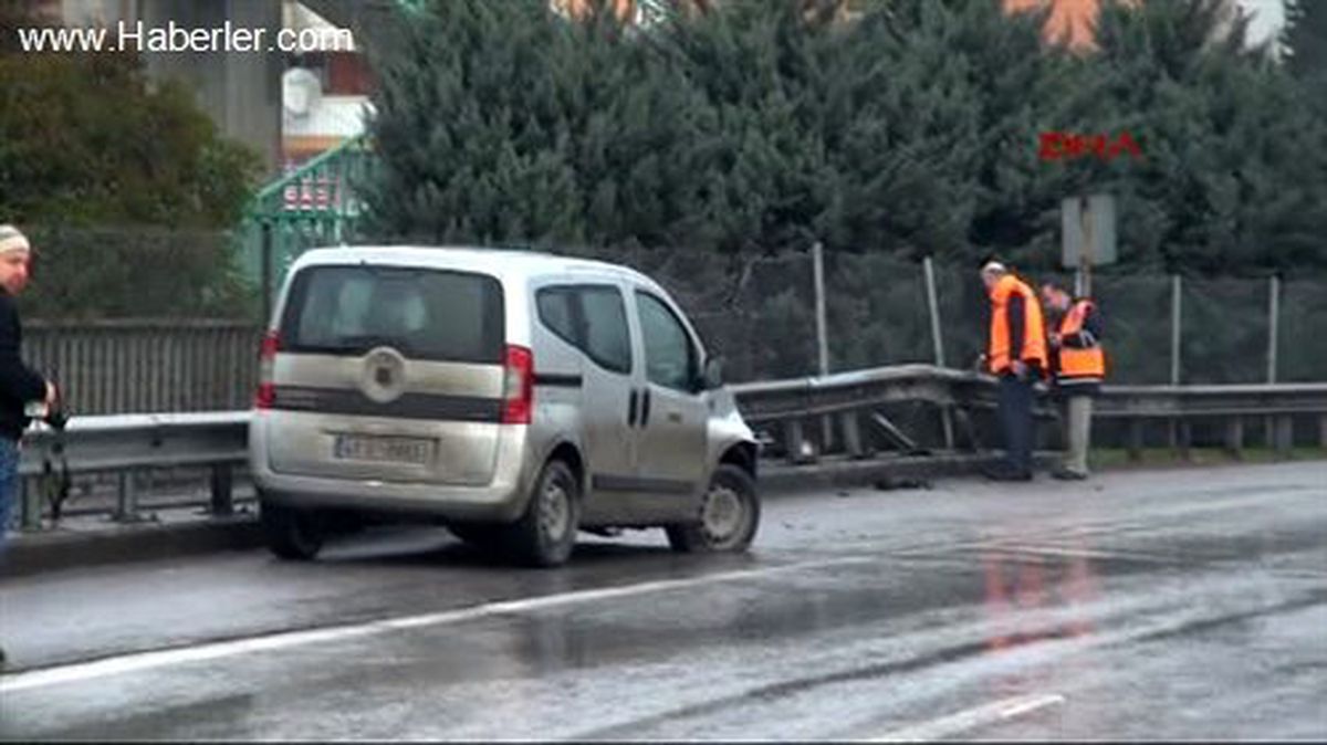 Yağmur Yağdı Tem Otoyolu\'nda Kazalar Birbirini İzledi