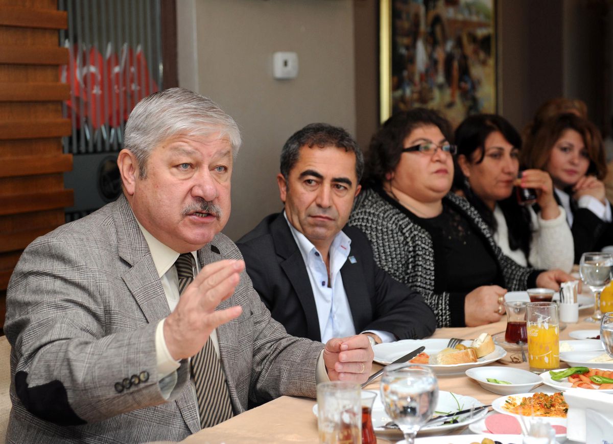 Antalya Büyükşehir Belediye Başkanı Muhtarlarla Buluştu