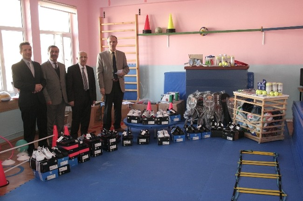 Yozgat Kanuni Sultan Süleyman Özel Eğitim Okuluna Spor Malzemesi Yardımı Yapıldı