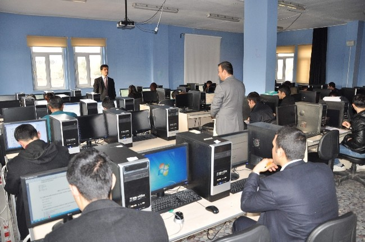 Aday Memurlar Temel Eğitim Sınavlarına Girdi