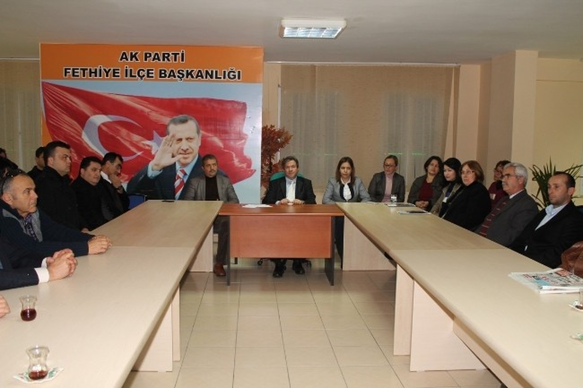AK Parti Fethiye\'de Görev Dağılımı Yaptı