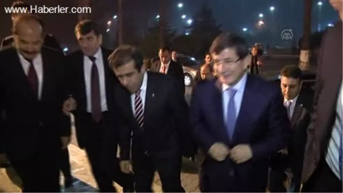 Bakan Davutoğlu Seslerle Anadolu Gösterisini Seyretti