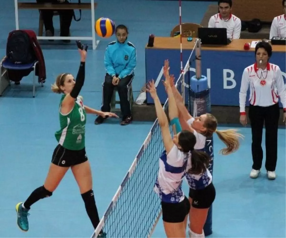 Bursa Büyükşehir Belediyespor-Halkbank: 3-0