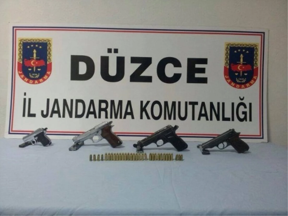 Düzce\'de 4 Adet Tabanca ve Mermi Ele Geçirildi