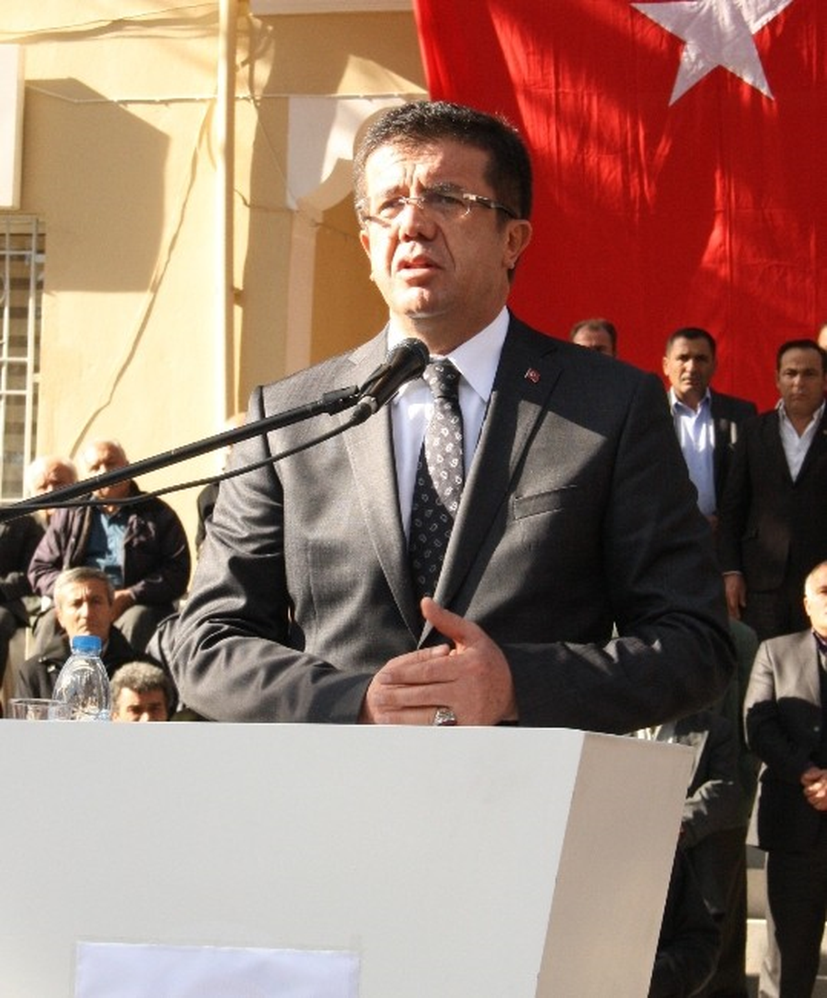 Ekonomi Bakanı Nihat Zeybekci Denizli\'de