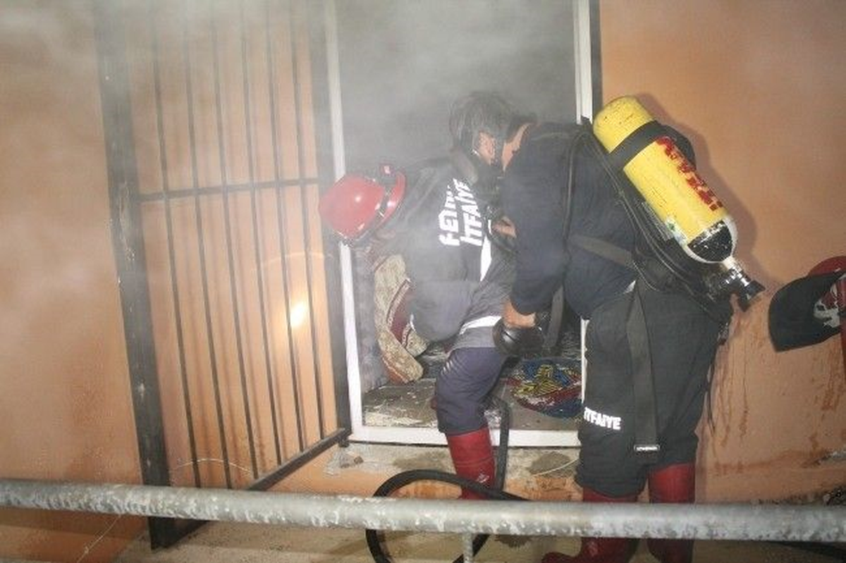 Fethiye\'de Evde Çıkan Yangın Korkuttu