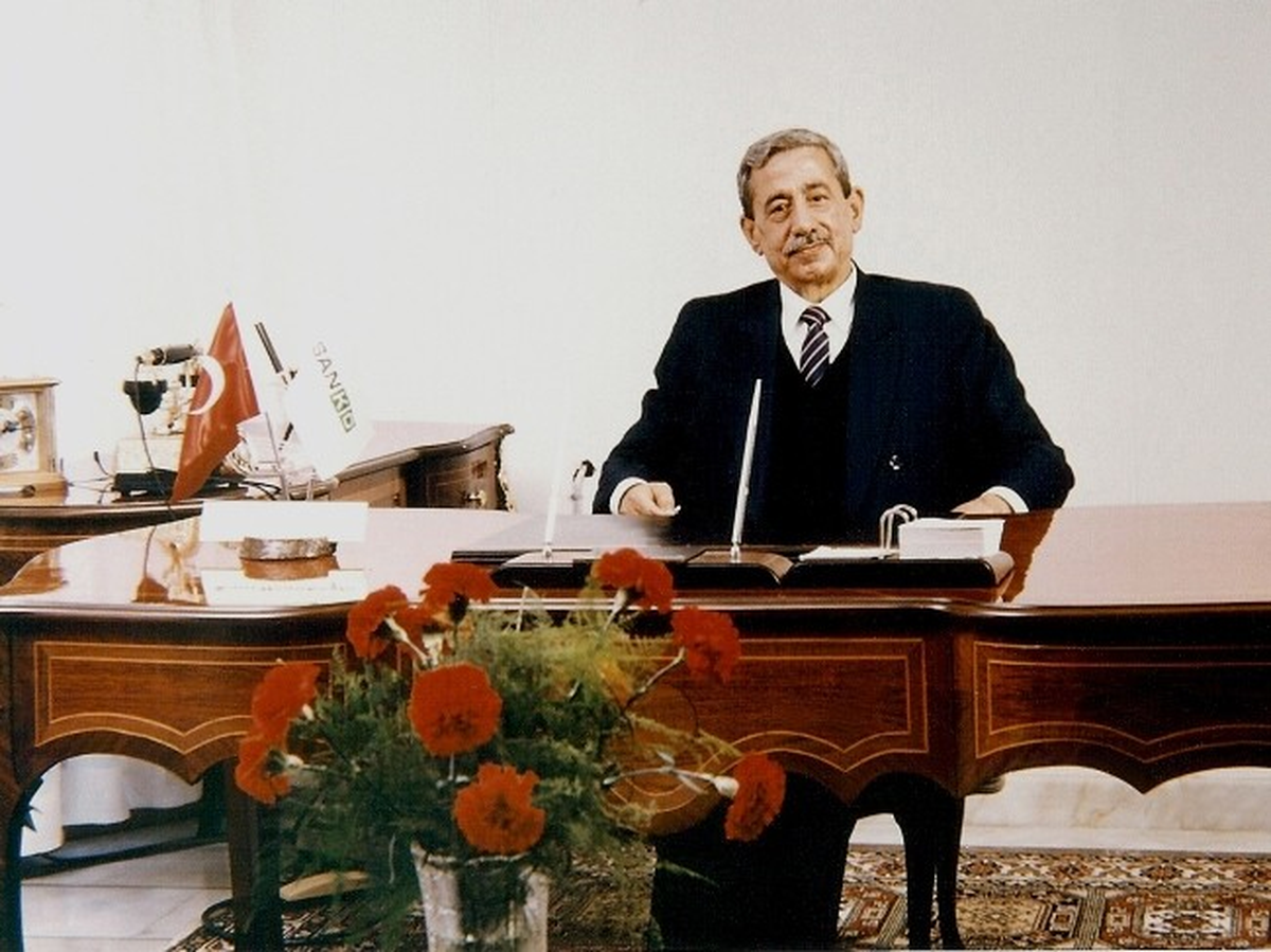 Hayırsever İşadamı Sani Konukoğlu\'na Vefa