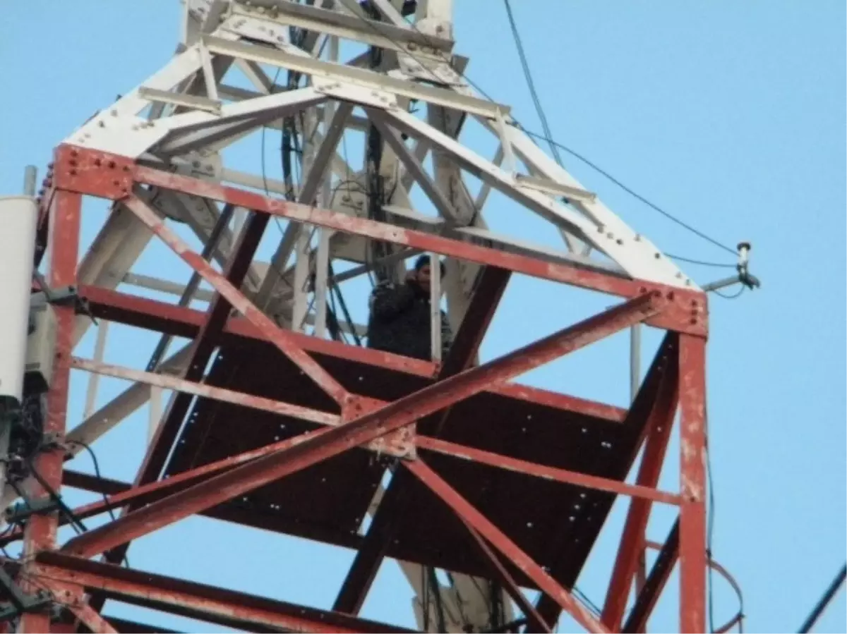 Kendi İntiharını İhbar Etti