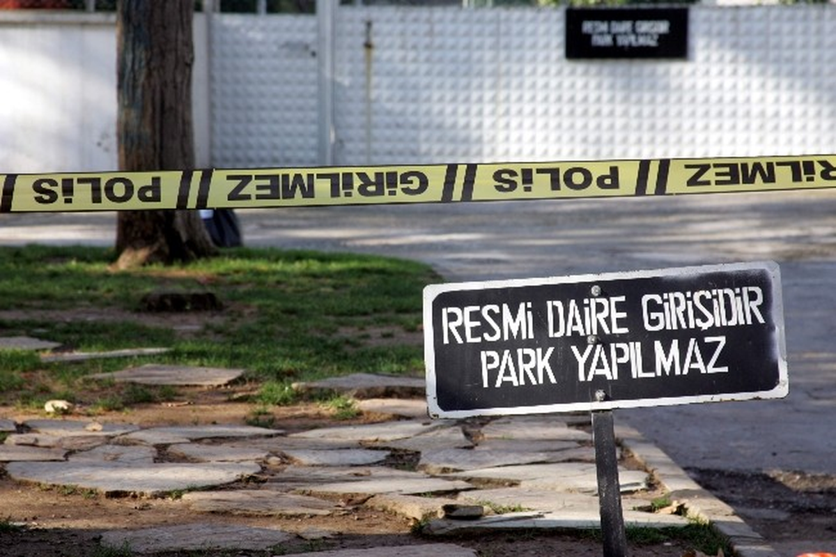 Kaymakamlık Lojmanı Önünde Şüpheli Paket