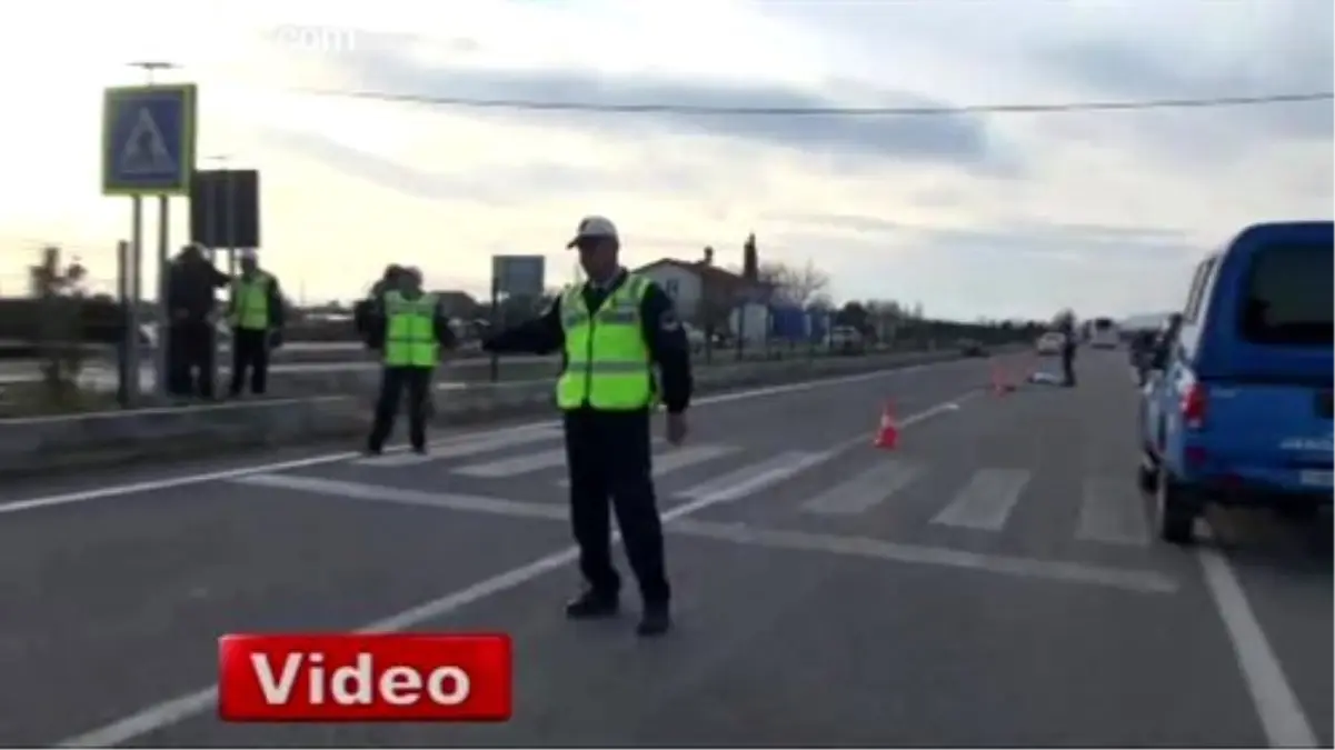 Kazada Ölen Annesinin Dişlerini Ağlayarak Topladı