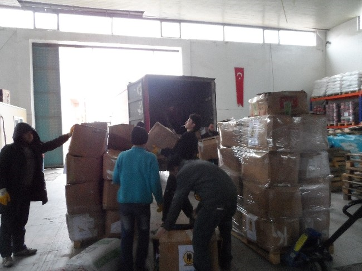 Kelkit İlçe Kaymakamlığı\'ndan Suriyelilere Yardım