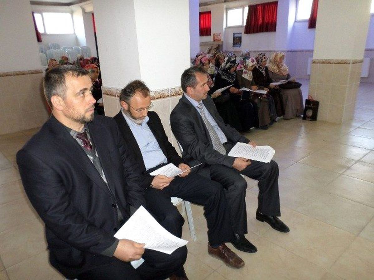 Kur\'an Kursu Hocalarına Seminer