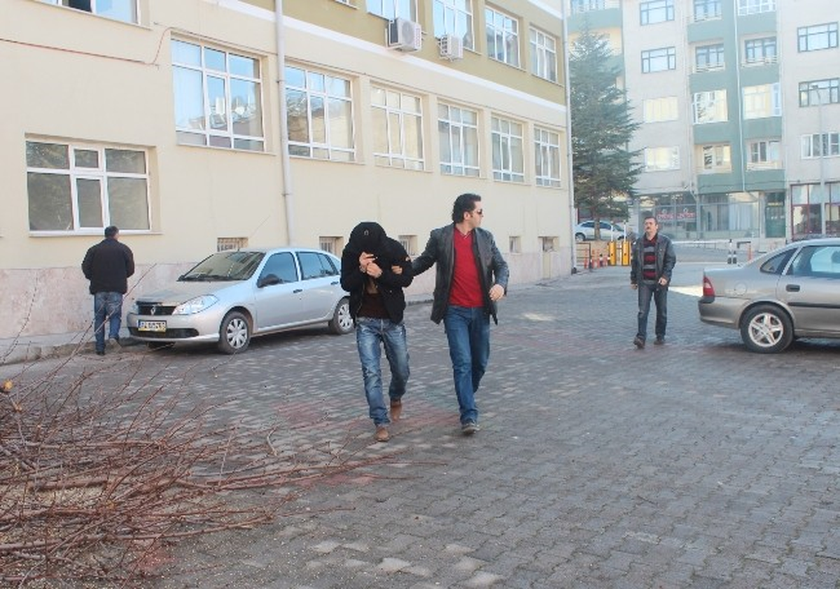 Lüks Otomobille Evleri Soydular