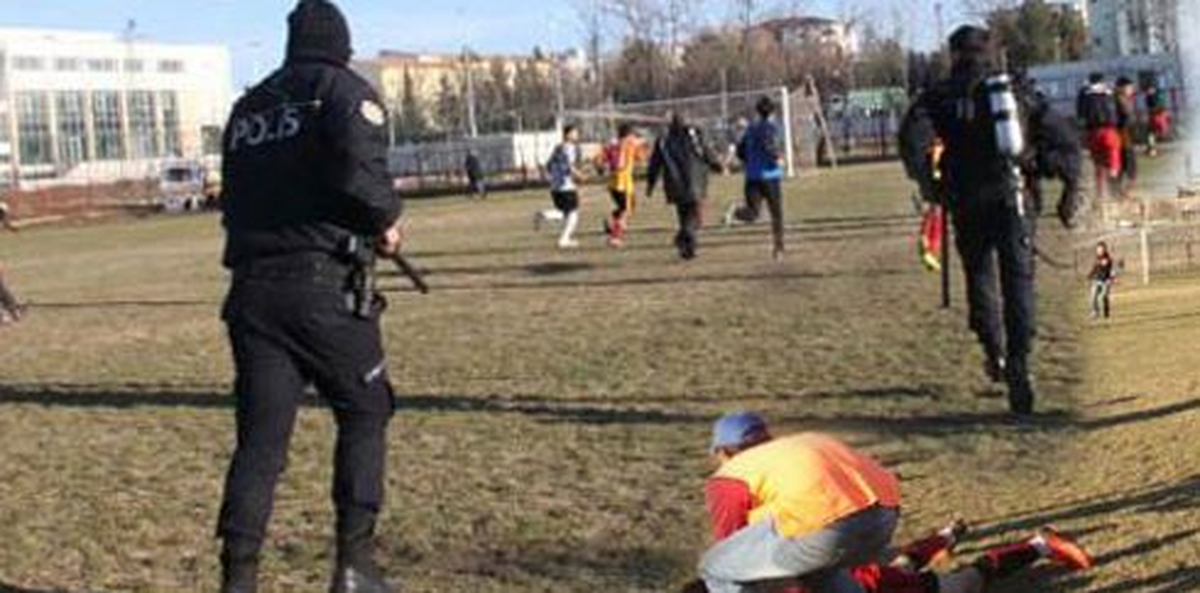Maçta Olay Çıktı, Polis Biber Gazıyla Müdahale Etti