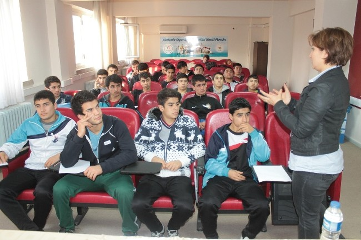 Mersin\'de Sporculara Doping Eğitimi