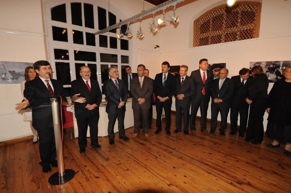 Mizahın Başkenti Trabzon\'da Mizah Sergisi Açıldı
