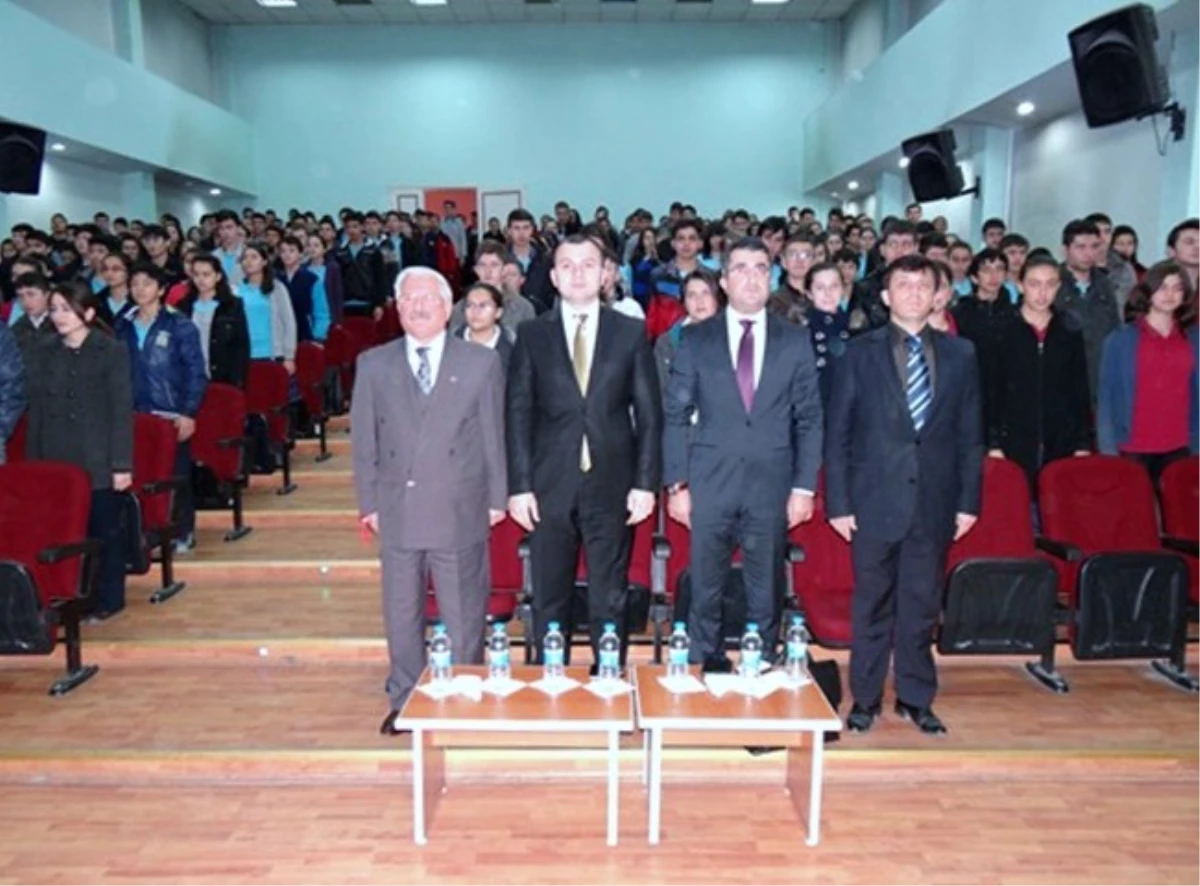 Şaphane\'de Öğrencilere Asılsız Ermeni İddialarıyla İlgili Konferans Verildi