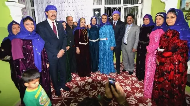 Sözlü Eşi ile Birlikte Yöresel Kıyafetler Giydi Son Dakika