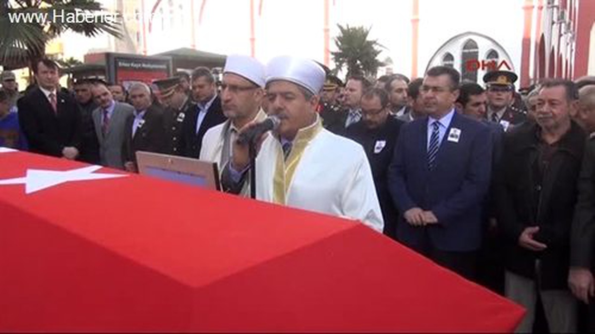 Trafik Kazasında Şehit Düşen Astsubay Toprağa Verildi