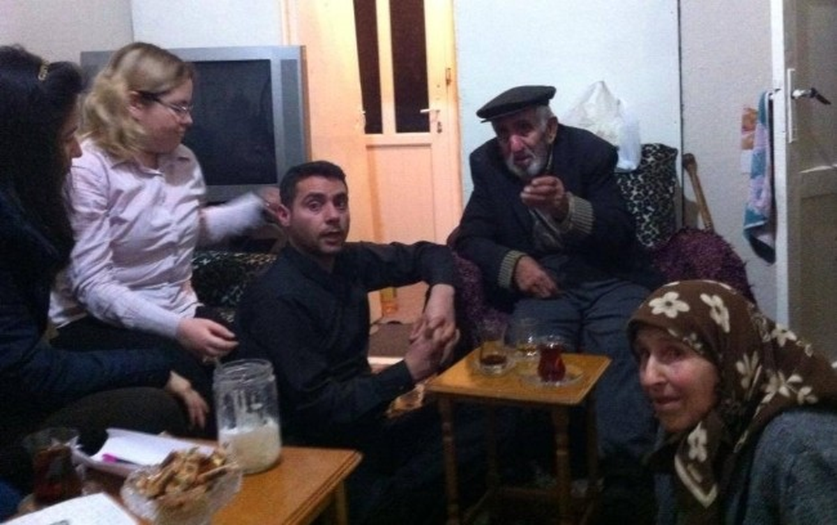 Uzunköprü AK Parti Gençlik Kollarından Ev Ziyareti