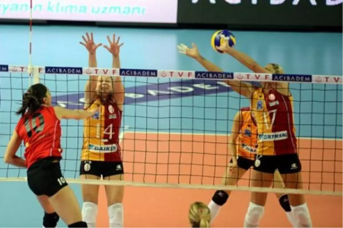 Vakıfbank: 3 Galatasaray Daikin: 2