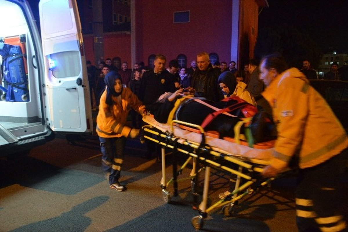 Yolun Karşısına Geçmek İsteyen Yayaya Otomobil Çarptı
