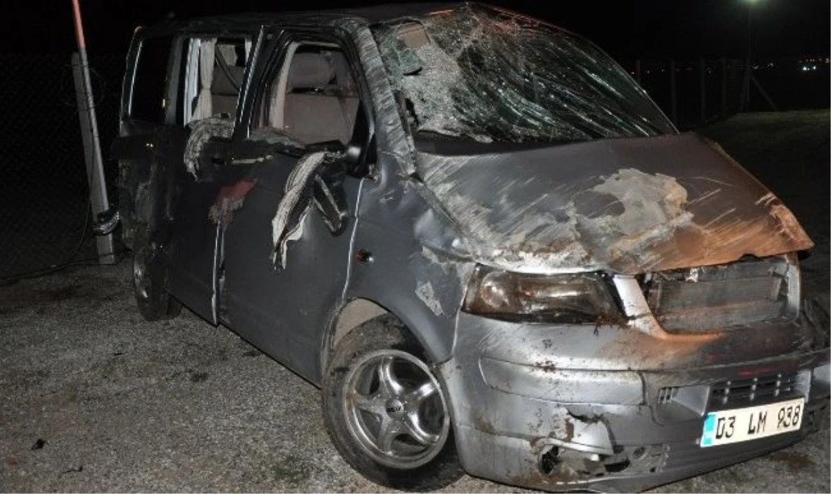 Afyonkarahisar\'da Trafik Kazası: 1 Ölü, 4 Yaralı