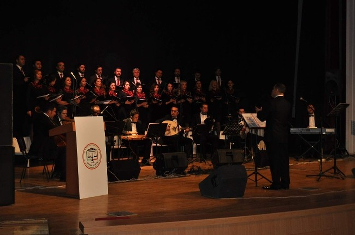 Avukatlar Korosu\'ndan Avukatlara Türk Sanat Musikisi Konseri