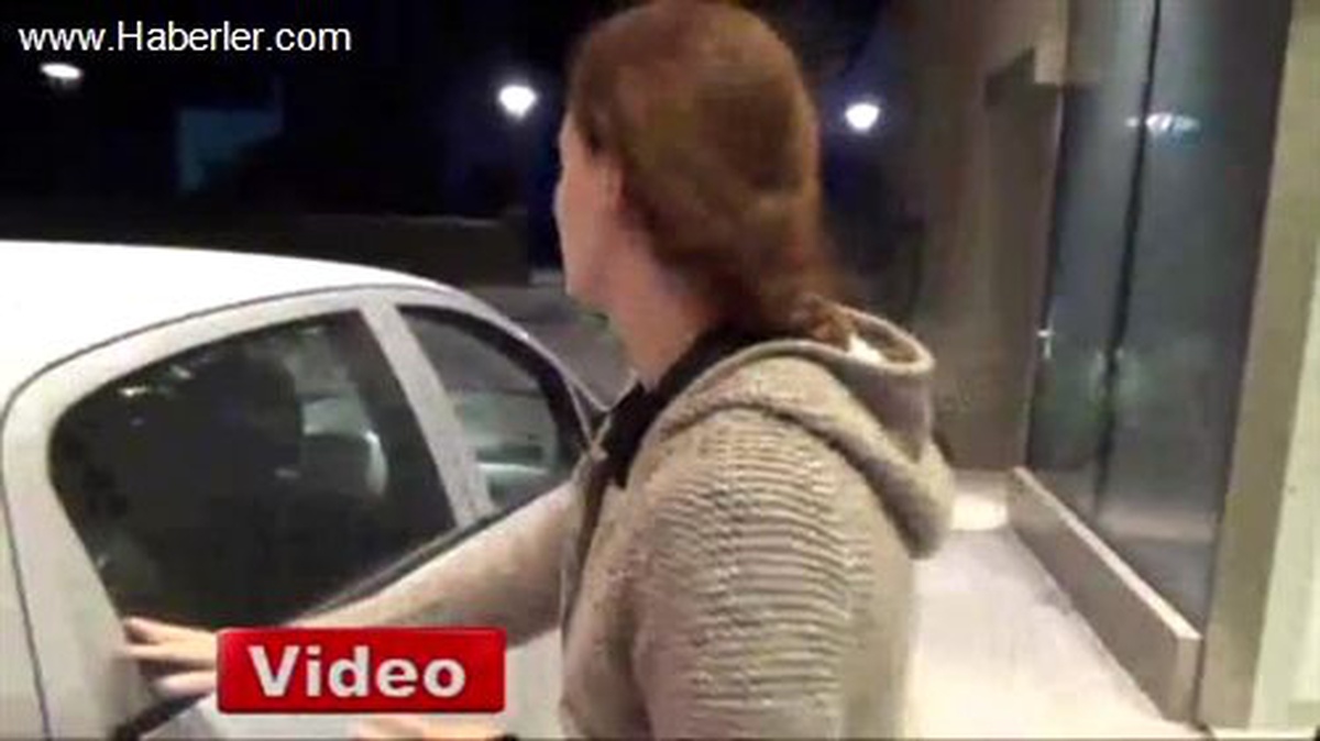 Haberi Alan, Nejat İşler\'in Yanına Koştu