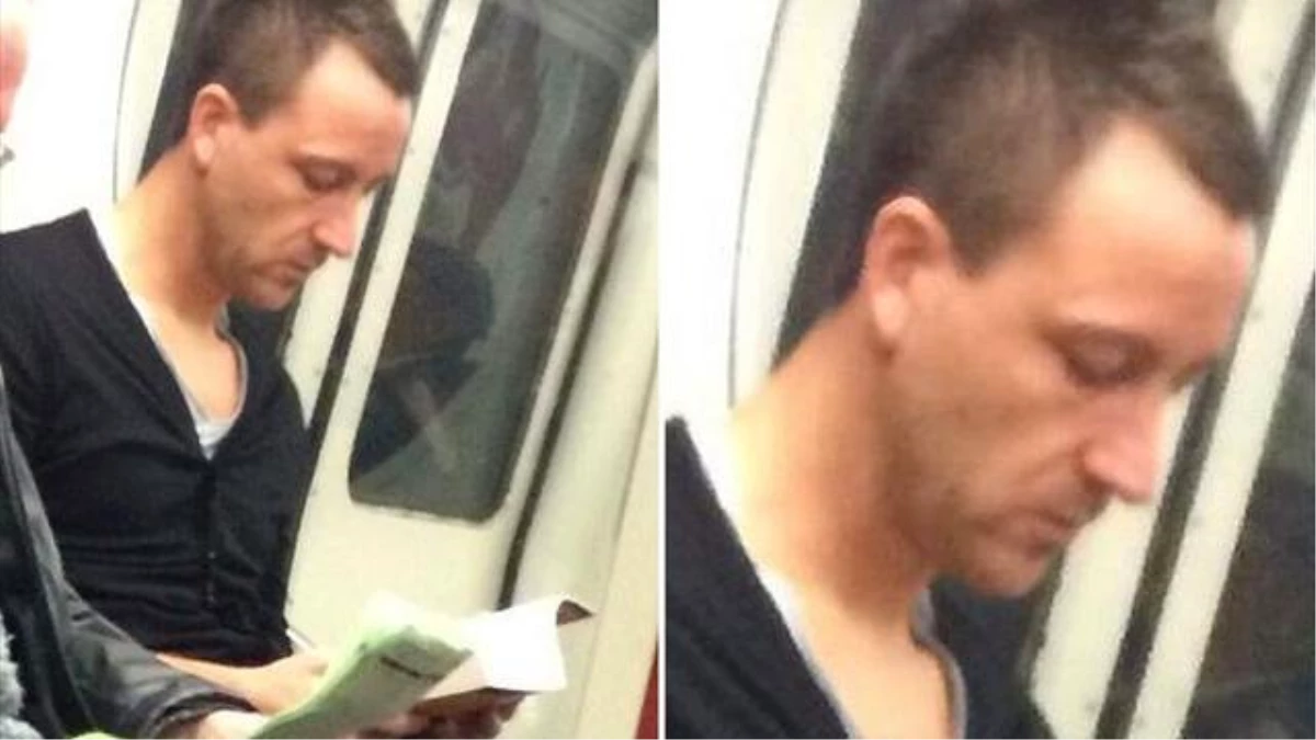 John Terry Metroda O Kitaptan Gözlerini Alamadı
