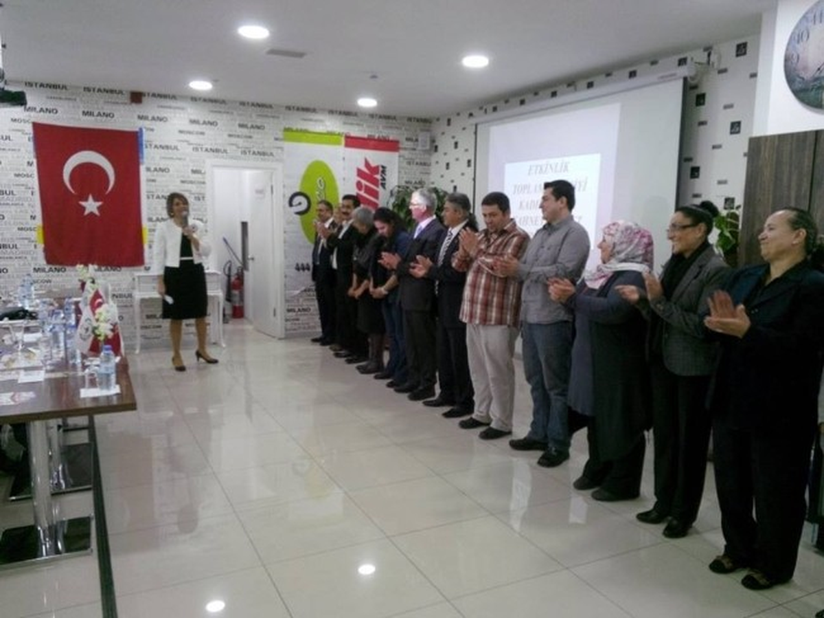 Toplumda Kadının Güçlendirilmesi" Konferansına Büyük İlgi