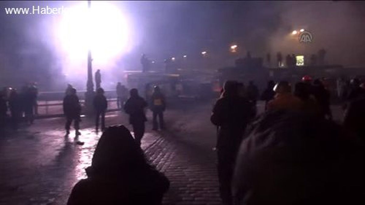 Ukrayna\'da göstericilerle polis arasında çatışma (2)