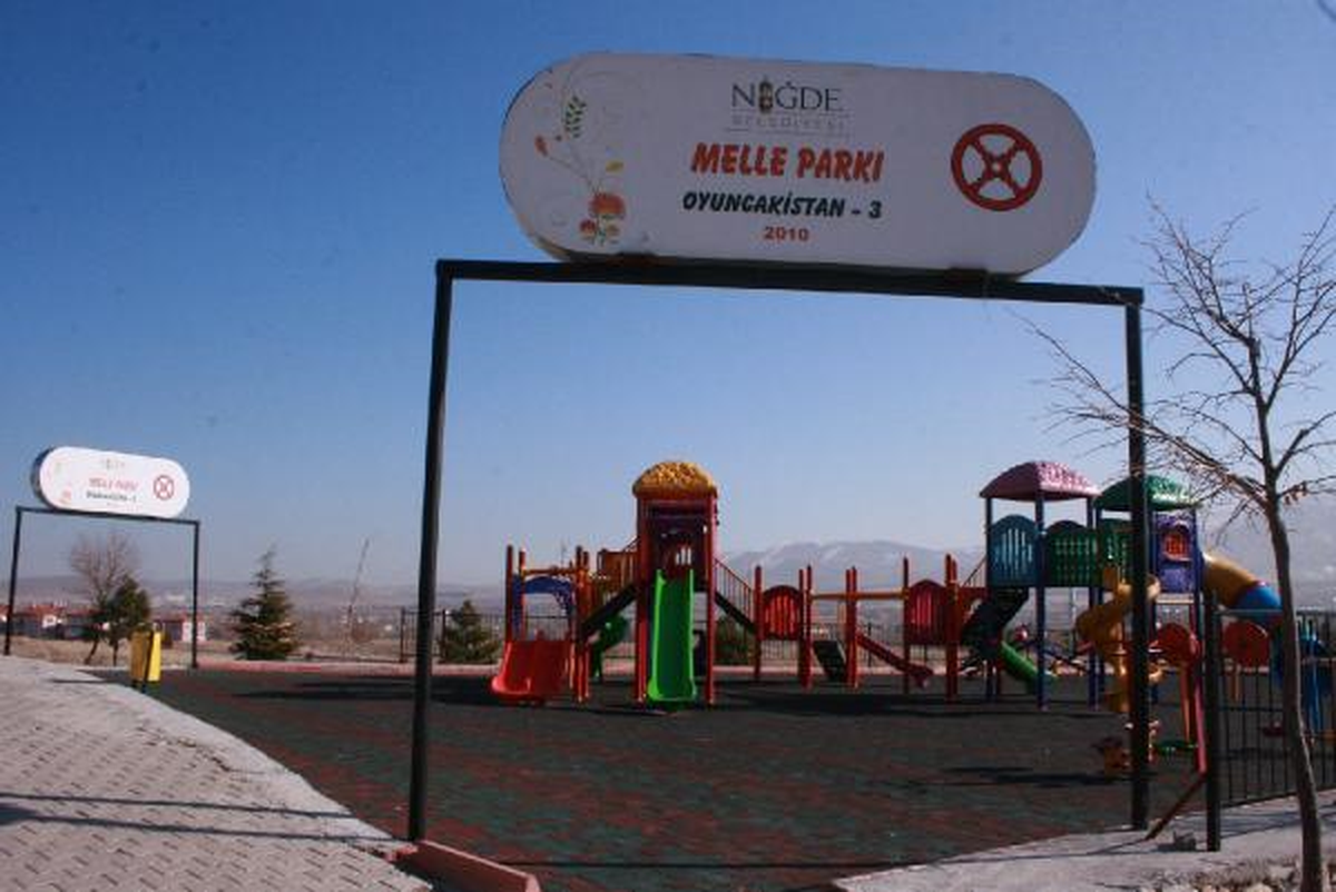 Çocukların Oyun Parkını Yaktılar