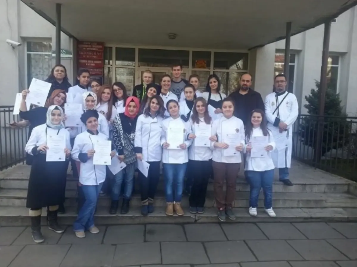 Gemlik Kız Teknik ve Meslek Lisesi Öğrencileri Polonya Mutfağını Tanıdı