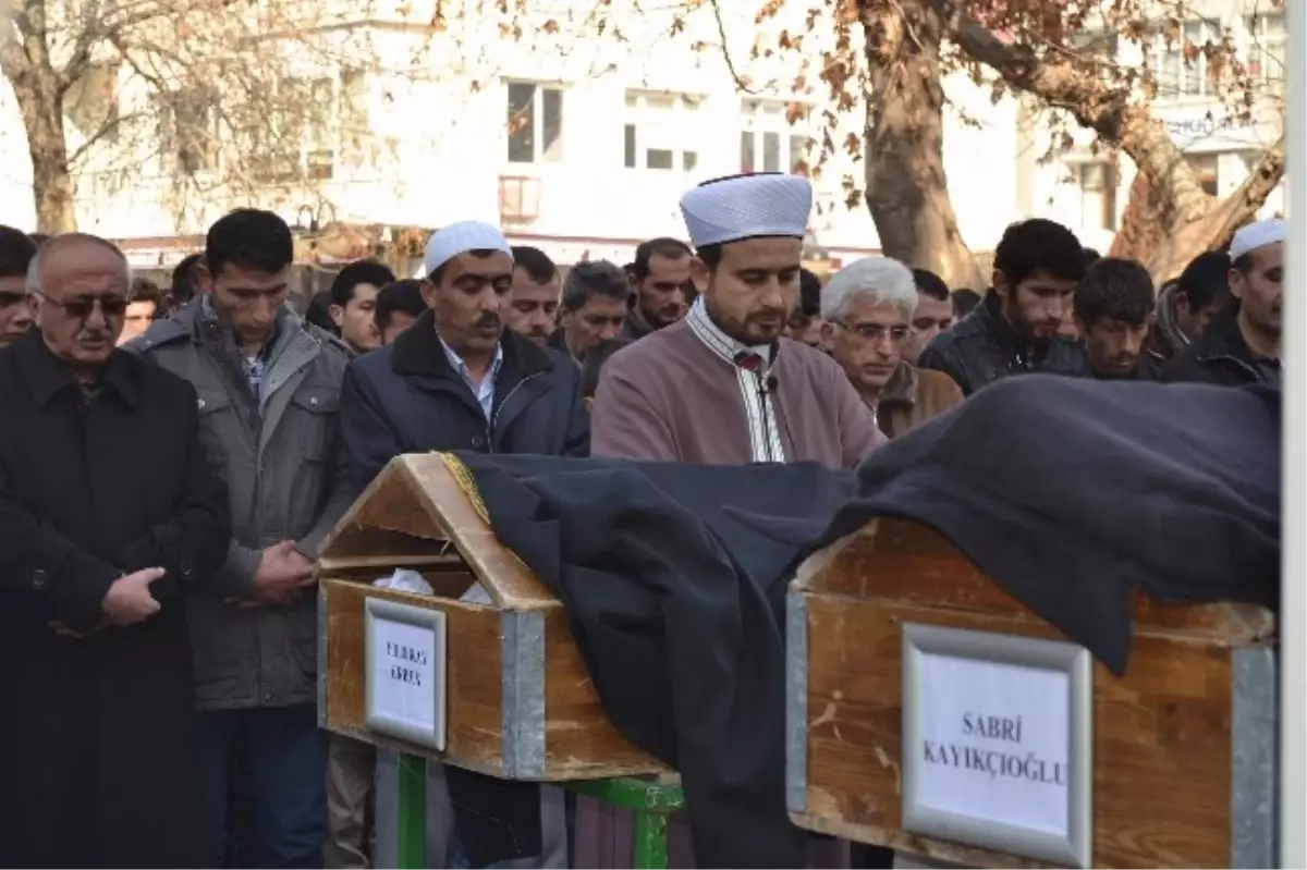 İl Milli Eğitim Müdürlüğü Basın Yayın Sorumlusu Ahmet Kayıkçıoğlu\'nun Babası Son Yolculuğuna...