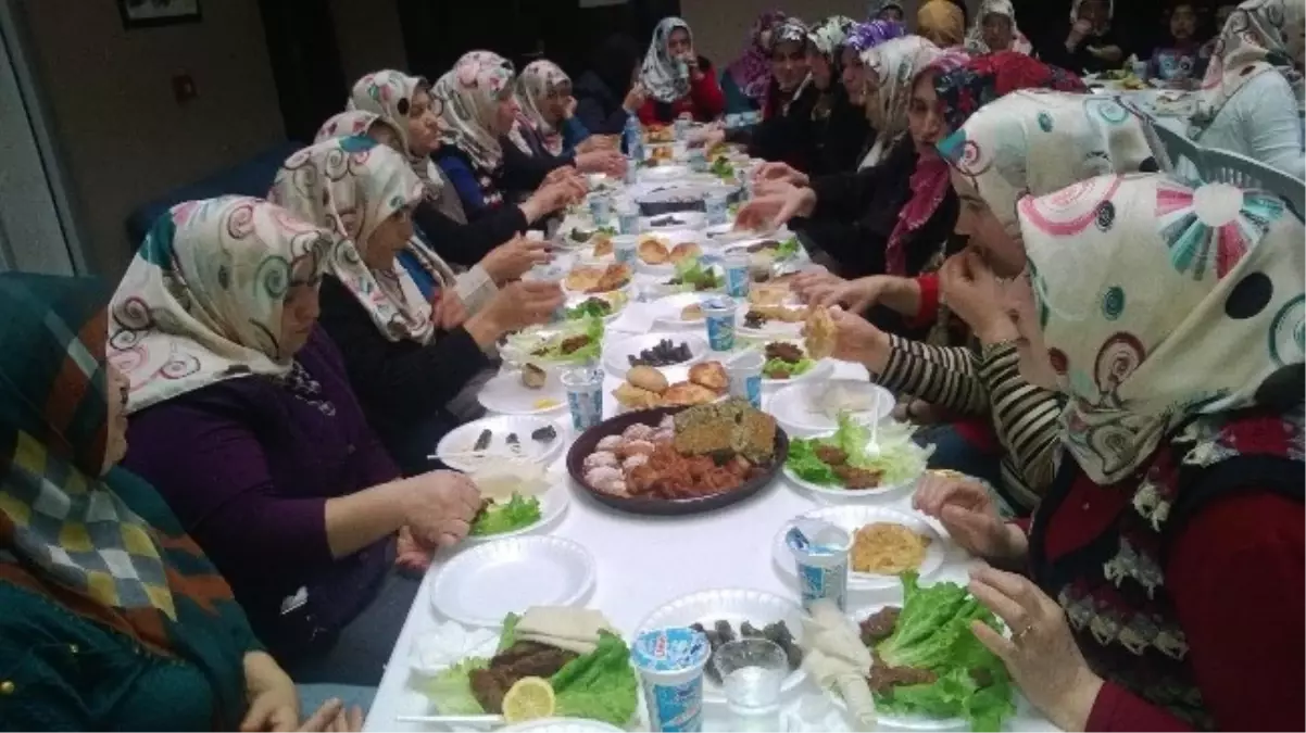 İzmit Belediyesi\'nin "Mahallede Gün Var" Etkinlikleri Devam Ediyor