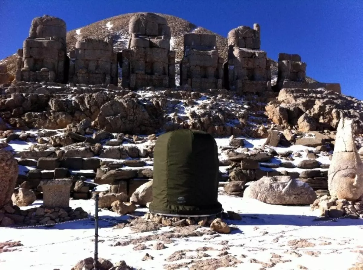 Nemrut Dağı\'ndaki Heykellere Kılıf Takıldı