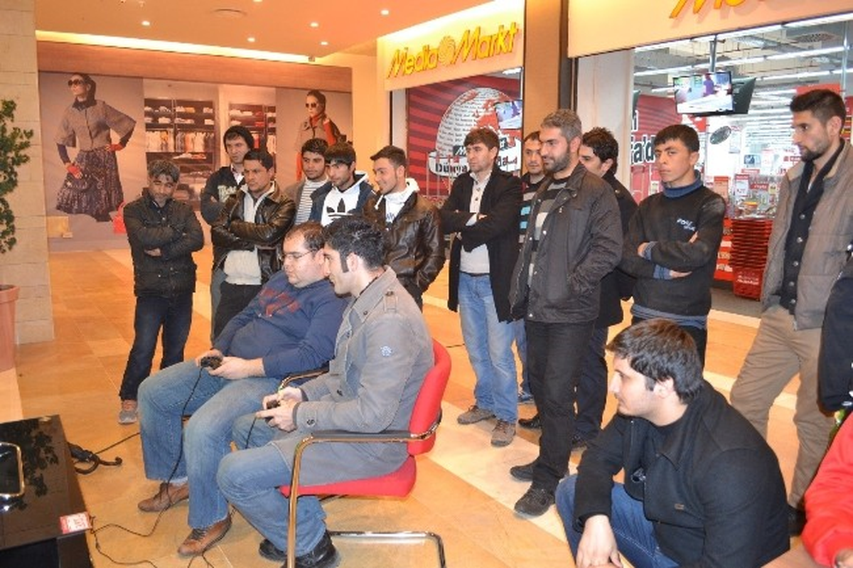 Ş.urfa Piazza\'da Playstation Turnuvası Başladı