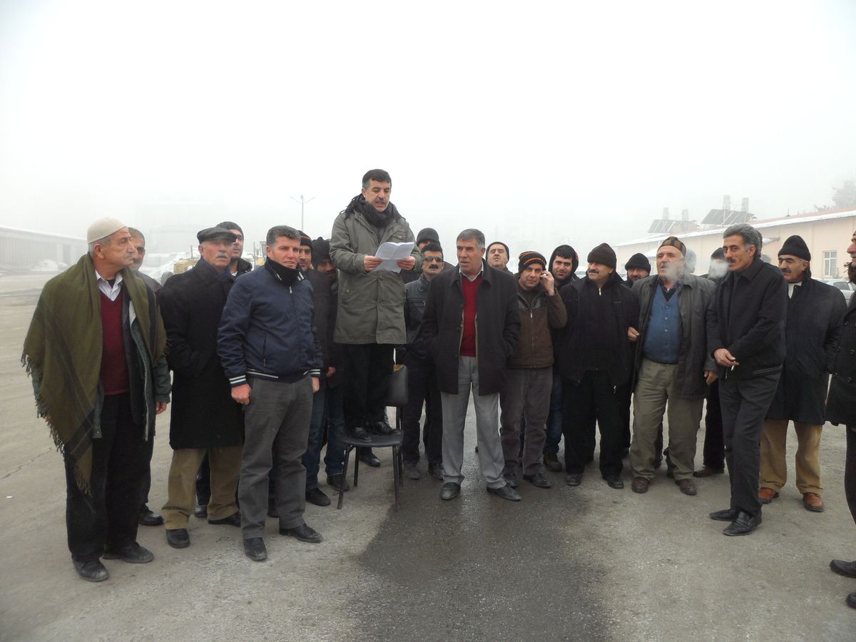 Taşeron Şirket İşçilerinden "Kadro" Eylemi