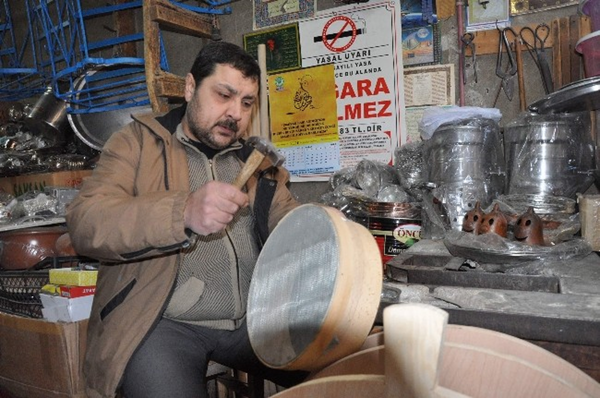 Yok Olmaya Yüz Tutan Meslek: \'Elekçilik\'