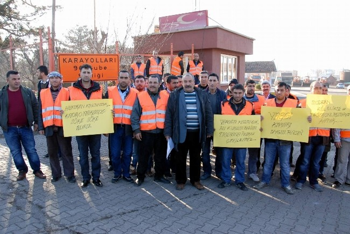 Yol-İş Sendikası İşçileri Basın Açıklaması Düzenledi