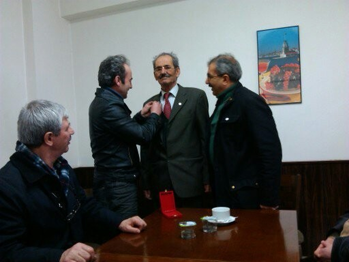 Yenice\'de 28 Yıllık Başkana Altın Madalya