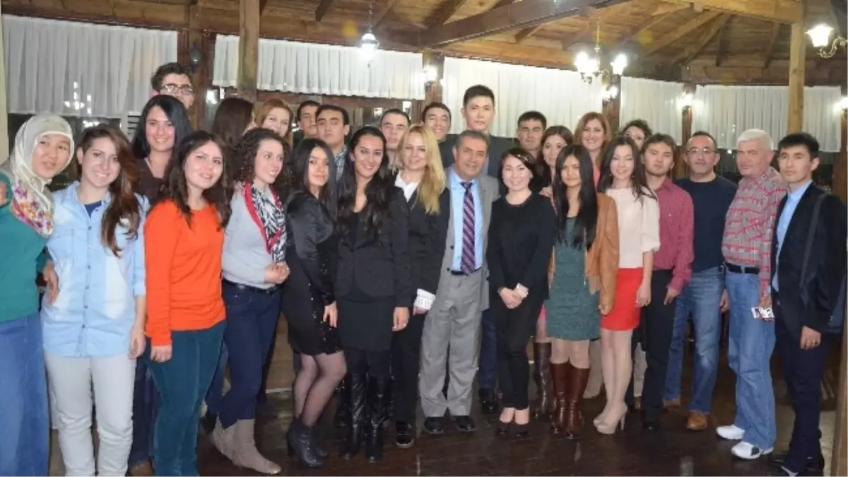 Aü Mevlana Değişim Programı Öğrencilerine Veda Yemeği