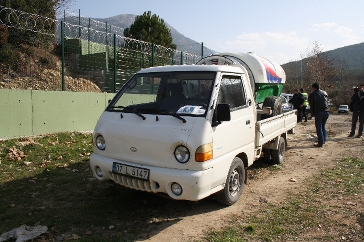Çaldığı Kamyonetle Çıkmaz Sokağa Girince Yakalandı