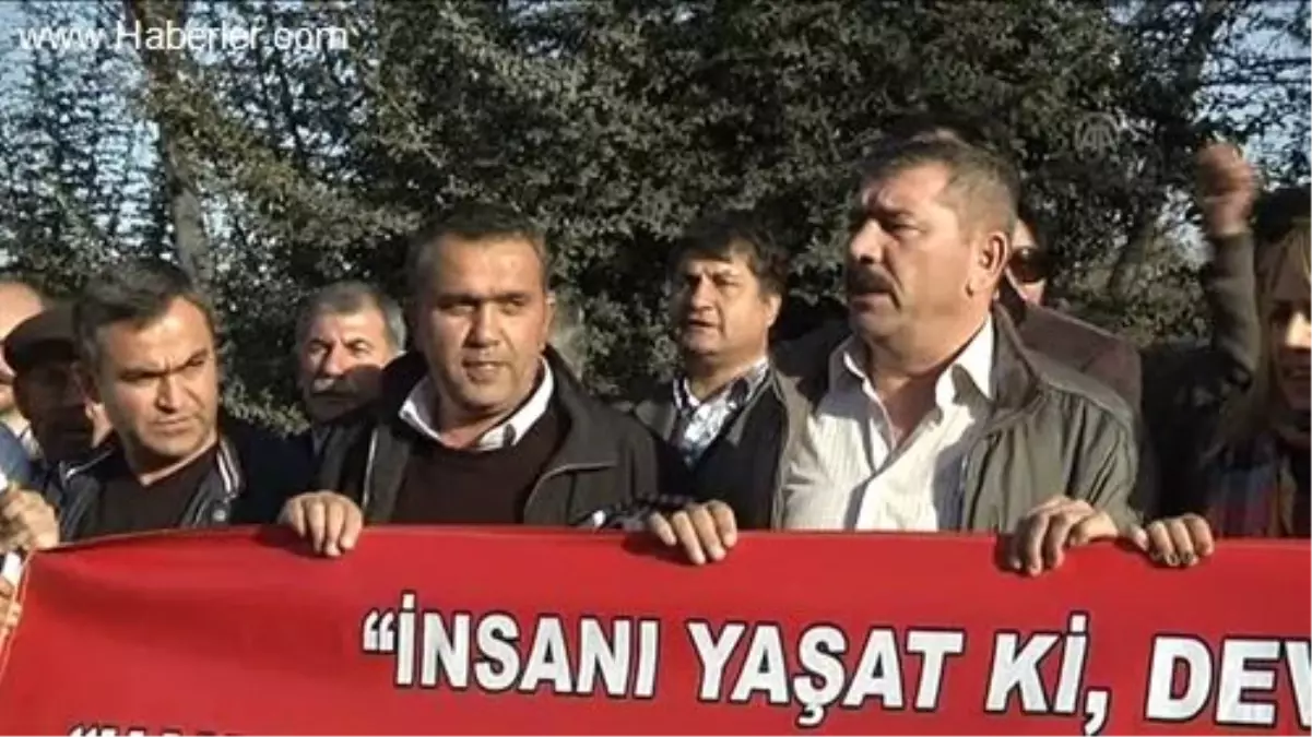 Emeklilikte yaşa takılanlar Meclis önünde eylem yaptı -