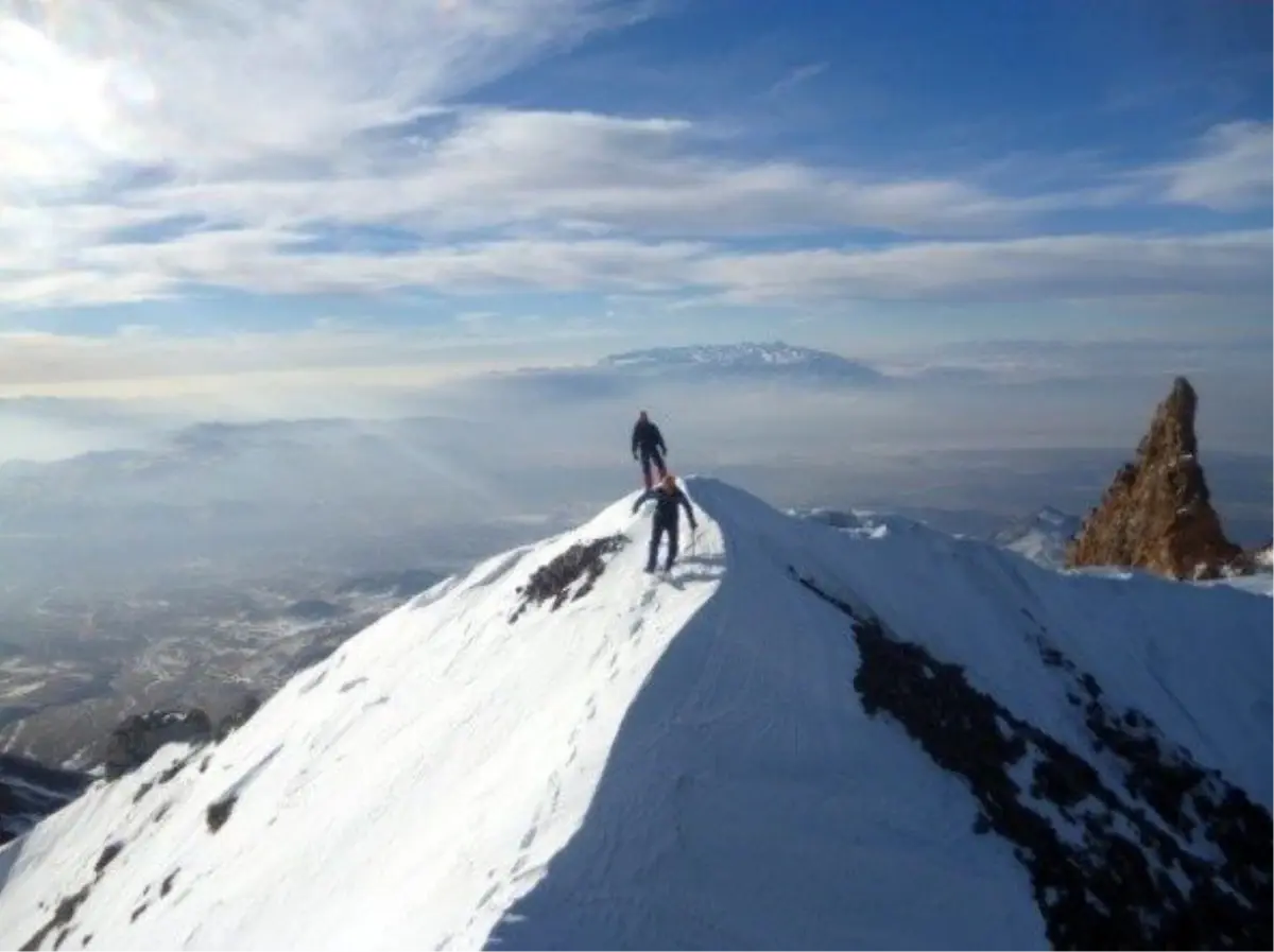 Gaün Dağcılık Topluluğu Öğrencilerinden Erciyes Tırmanışı