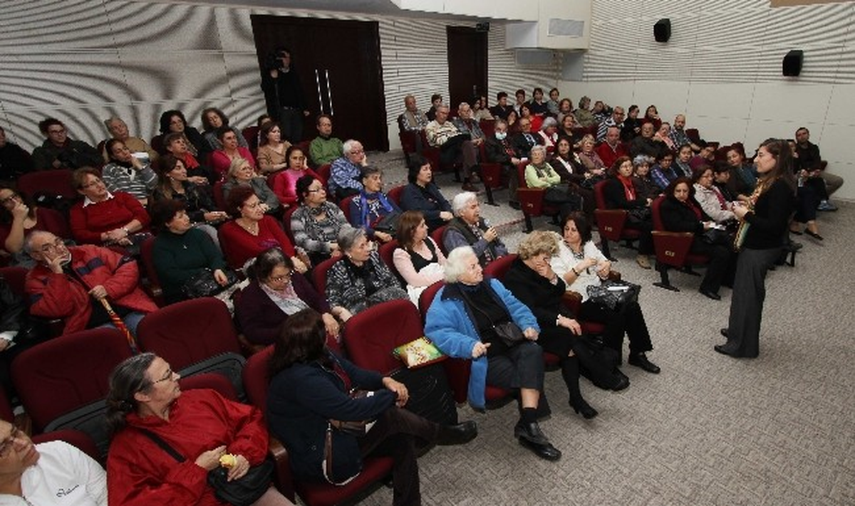 Karşıyaka Belediyesi Sağlıkta Bilinçlendiriyor