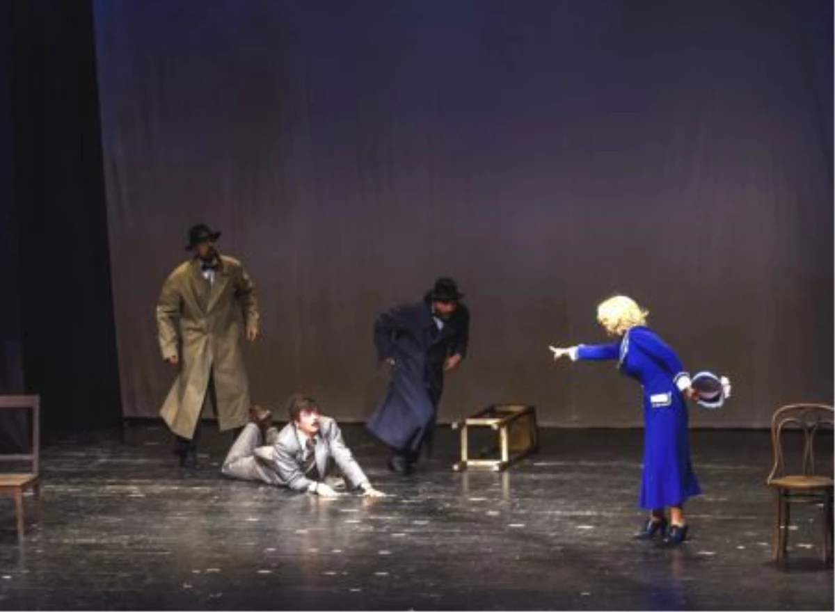 Kırıkkale\'de "39 Basamak" Adlı Tiyatro Oyunu Sahnelendi