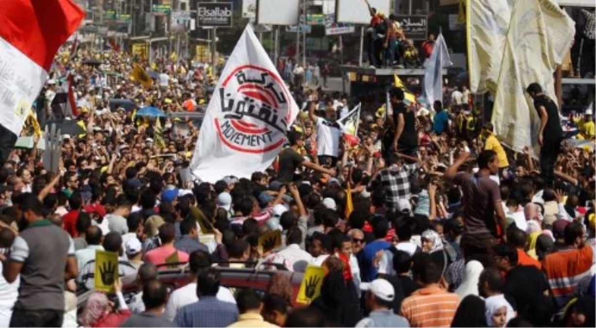 Mısır\'da Darbe Karşıtı Gösteriler