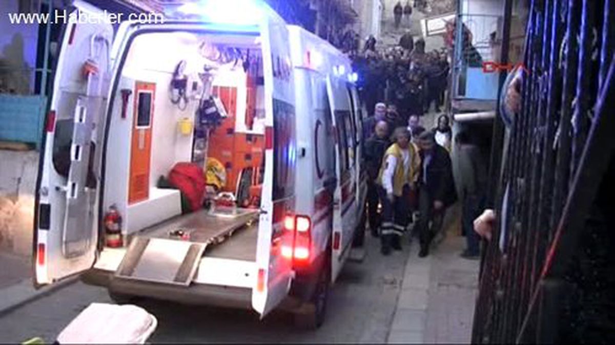 Uşak\'ta Sevdiğinden Ayrılan Ortaokul Öğrencisi Kendini Astı